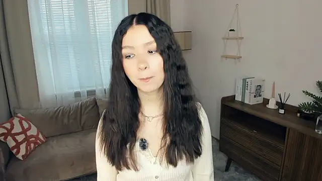 LonaLongsdorf online show from 01-10-26, 09:04