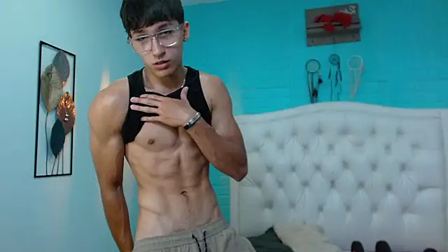 Snapshot of jeremy_job chatting on 04-08-26, 12:17 jeremy job online show from 04-08-26, 12:17