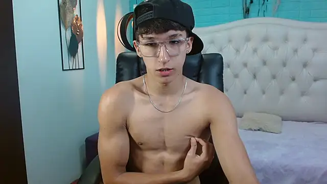 Snapshot of jeremy_job chatting on 04-03-26, 11:27 jeremy job online show from 04-03-26, 11:27