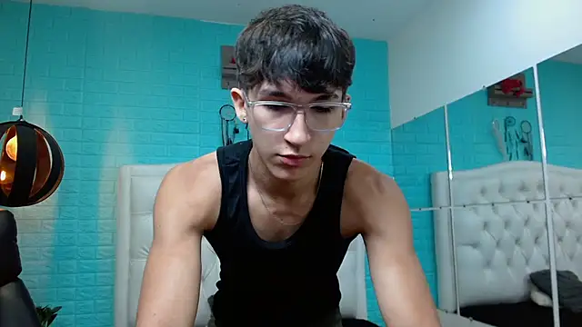 Snapshot of jeremy_job chatting on 03-05-26, 11:51 jeremy job online show from 03-05-26, 11:51