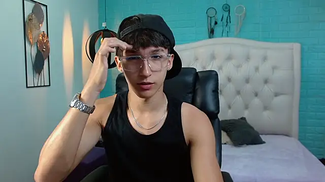 Snapshot of jeremy_job chatting on 04-02-26, 11:28 jeremy job online show from 04-02-26, 11:28