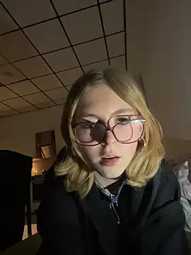 Milly-Kiss online show from 01-06-26, 08:46