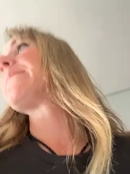 alluringpixie online show from 04-12-26, 08:45