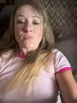 alluringpixie online show from 04-19-26, 04:52