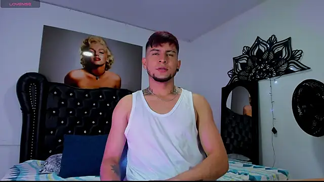 vaalentiino online show from 12-17-25, 05:29