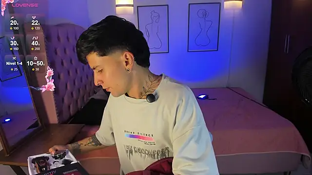 vaalentiino online show from 03-30-26, 06:42