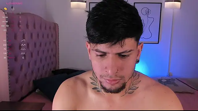 Snapshot of vaalentiino chatting on 02-26-26, 07:36 vaalentiino online show from 02-26-26, 07:36