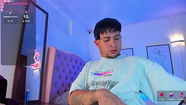 vaalentiino online show from 03-25-26, 06:40