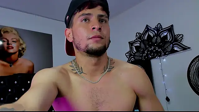 vaalentiino online show from 12-13-25, 08:04