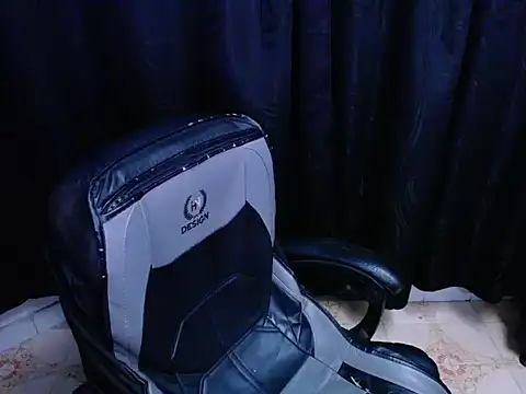 mia walker22 online show from 12-21-25, 03:19