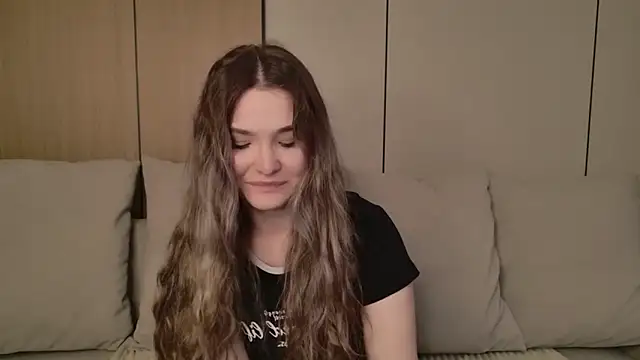 Lina Sinerz online show from 03-17-26, 08:45