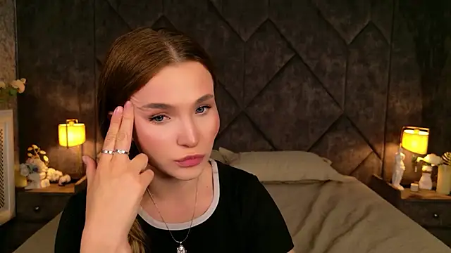 Lina Sinerz online show from 06-19-26, 03:29