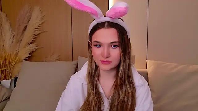 Lina Sinerz online show from 04-12-26, 08:45