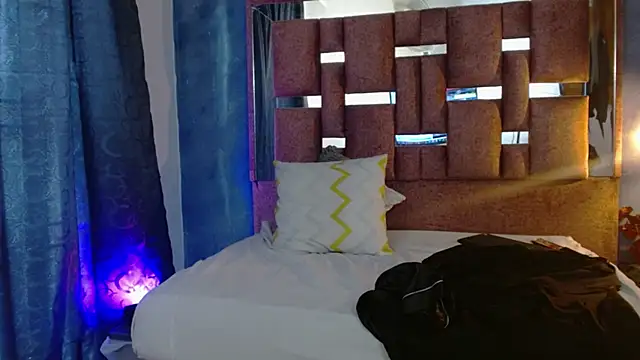 Snapshot of bella_volup chatting on 02-13-26, 07:25 bella volup online show from 02-13-26, 07:25