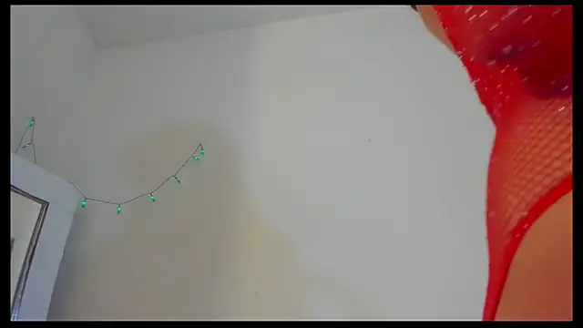 Snapshot of litle_slut chatting on 02-15-26, 07:42 litle slut online show from 02-15-26, 07:42