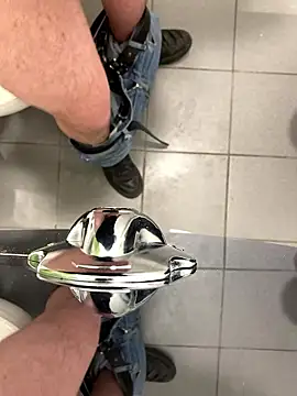 Snapshot of VIP9696 chatting on 01-08-26, 07:42 VIP9696 online show from 01-08-26, 07:42