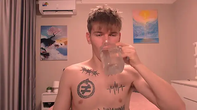 Snapshot of Fredd_Xanders chatting on 12-17-25, 07:30 Fredd Xanders online show from 12-17-25, 07:30