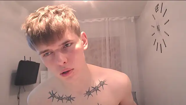 Snapshot of Fredd_Xanders chatting on 06-05-26, 04:13 Fredd Xanders online show from 06-05-26, 04:13
