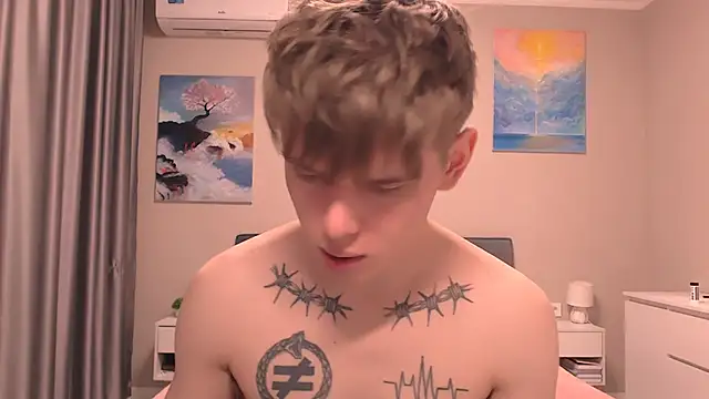 Snapshot of Fredd_Xanders chatting on 12-19-25, 05:26 Fredd Xanders online show from 12-19-25, 05:26