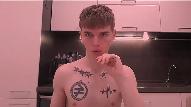 Snapshot of Fredd_Xanders chatting on 02-14-26, 04:40 Fredd Xanders online show from 02-14-26, 04:40