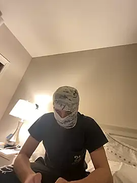 phantom898983 online show from 04-12-26, 07:44