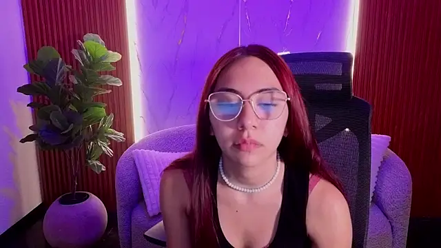 scarlettvg online show from 12-17-25, 04:39