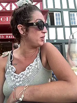 Deborahoff online show from 06-17-26, 06:29