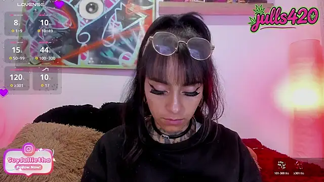 Snapshot of Julls420_ chatting on 07-15-26, 10:00 Julls420 online show from 07-15-26, 10:00