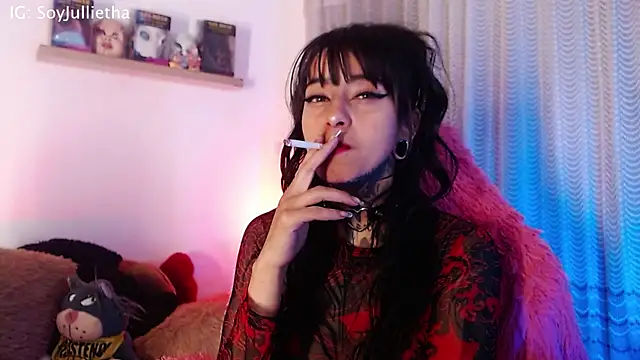 Snapshot of Julls420_ chatting on 05-05-26, 04:59 Julls420 online show from 05-05-26, 04:59