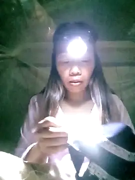 Snapshot of anna-can chatting on 12-22-25, 01:00 anna-can online show from 12-22-25, 01:00