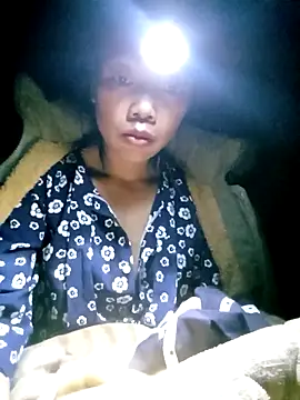 Snapshot of anna-can chatting on 12-18-25, 12:20 anna-can online show from 12-18-25, 12:20