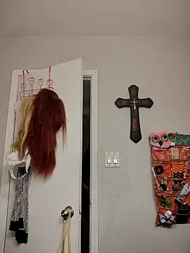 SpiderRose online show from 01-16-26, 03:27