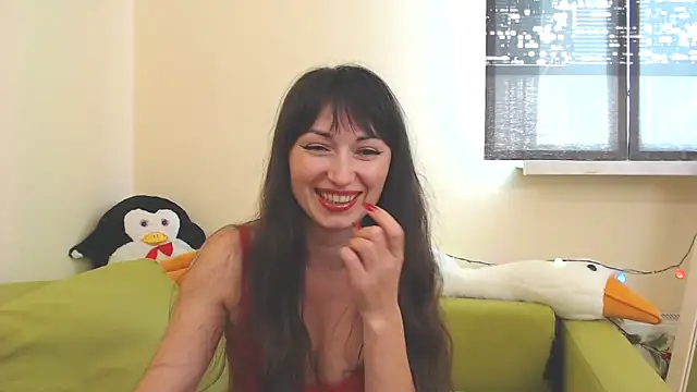 Snapshot of RosiAlina chatting on 12-15-25, 12:11 RosiAlina online show from 12-15-25, 12:11