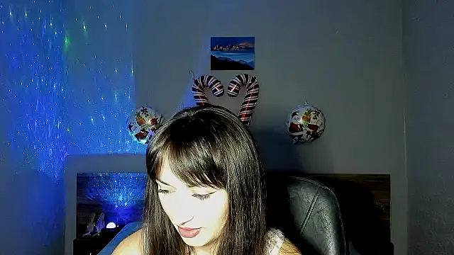 Snapshot of RosiAlina chatting on 12-17-25, 10:20 RosiAlina online show from 12-17-25, 10:20