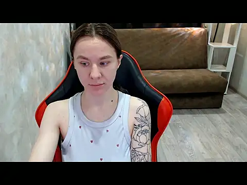 MiaBun1 online show from 12-19-25, 02:59