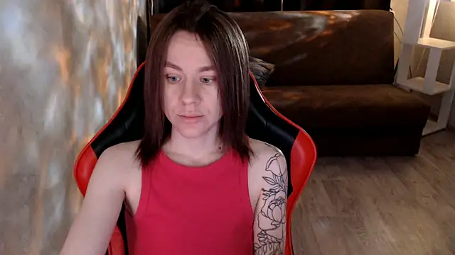 MiaBun1 online show from 12-15-25, 03:56