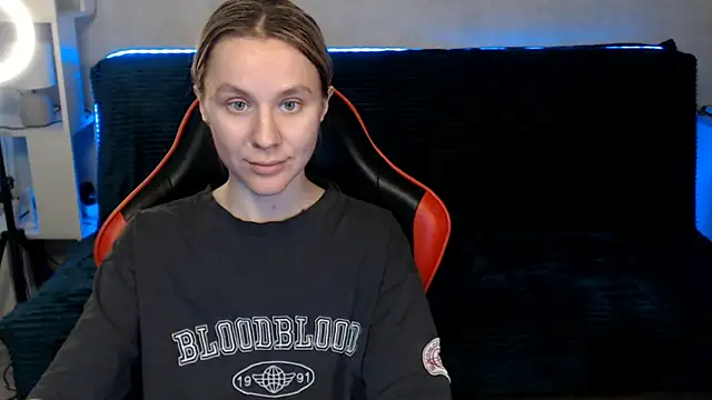 MiaBun1 online show from 04-26-26, 02:03