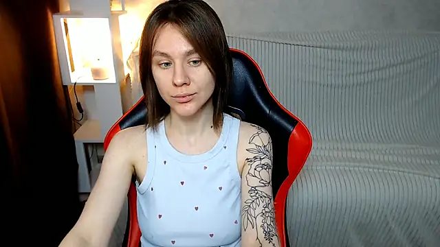 MiaBun1 online show from 12-23-25, 03:06