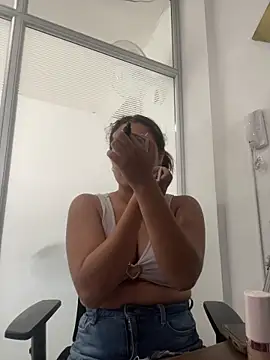 Emily Jonness  online show from 12-14-25, 11:27