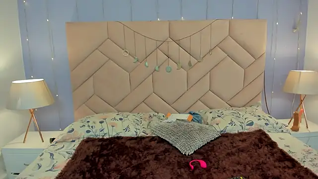 Sabrina Cutte online show from 12-19-25, 07:49