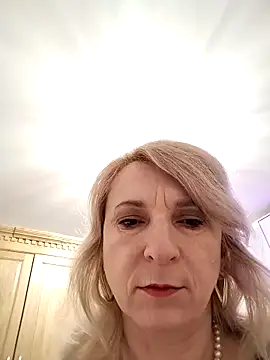 AhlyssaLove1155 online show from 04-17-26, 02:25