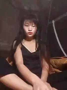 Snapshot of hinata-xx chatting on 12-18-25, 03:44 hinata-xx online show from 12-18-25, 03:44