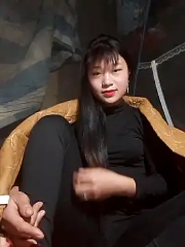 Snapshot of hinata-xx chatting on 12-15-25, 05:35 hinata-xx online show from 12-15-25, 05:35