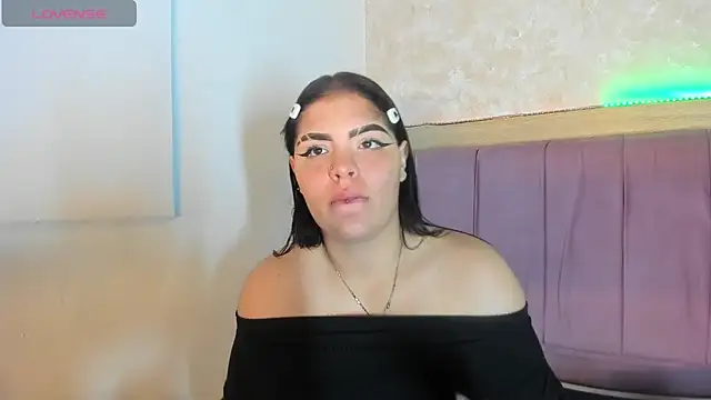 Snapshot of alunnaclarkcm chatting on 12-15-25, 09:42 alunnaclarkcm online show from 12-15-25, 09:42