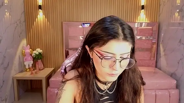 miss devil s online show from 01-08-26, 03:12