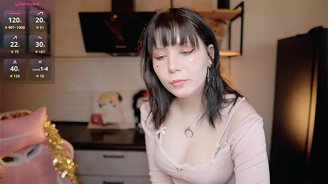 Snapshot of Nickari chatting on 02-14-26, 09:31 Nickari online show from 02-14-26, 09:31