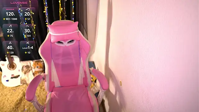 Snapshot of Nickari chatting on 01-10-26, 10:43 Nickari online show from 01-10-26, 10:43