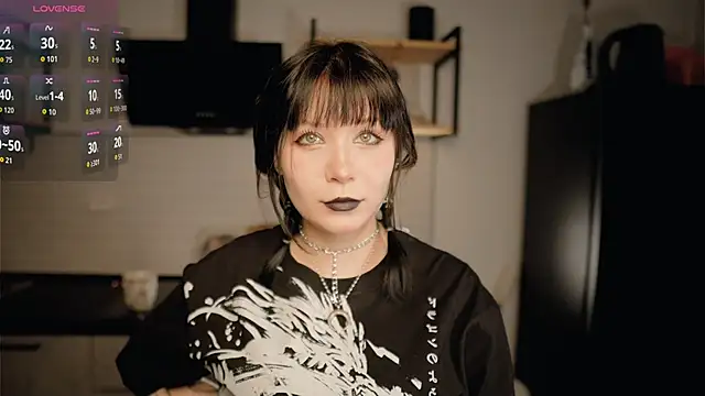 Snapshot of Nickari chatting on 02-06-26, 01:07 Nickari online show from 02-06-26, 01:07