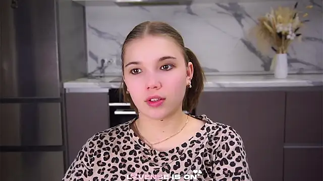 Snapshot of SolBurri chatting on 02-02-26, 01:59 SolBurri online show from 02-02-26, 01:59