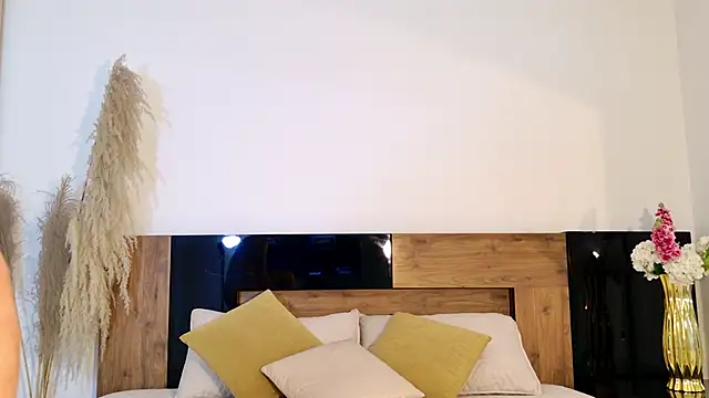 Snapshot of LucyHanks chatting on 03-28-26, 12:39 LucyHanks online show from 03-28-26, 12:39